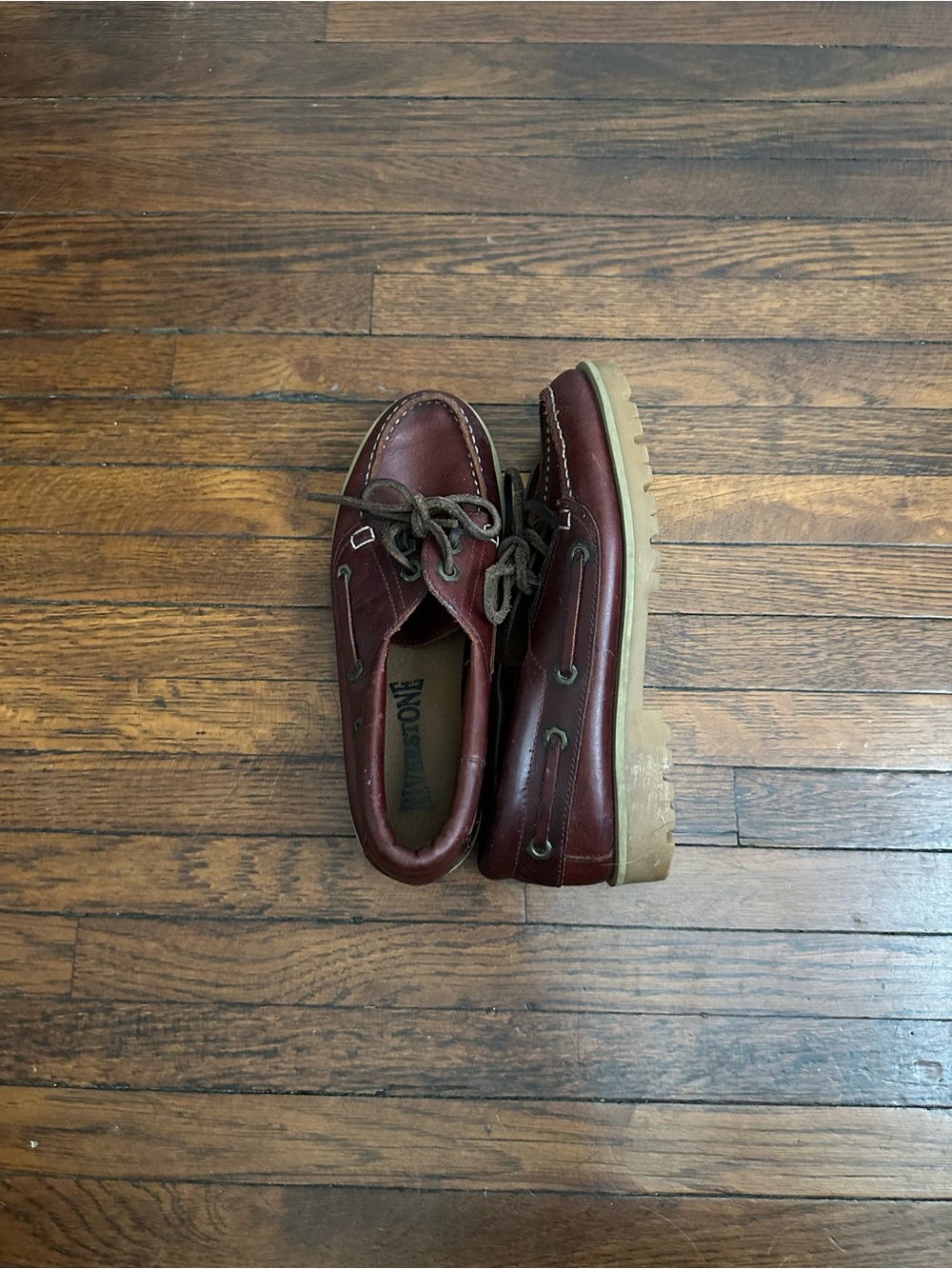 Lace up Leather Boat Shoes in Burgundy